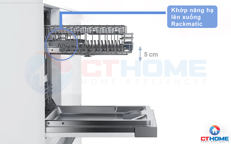 Điều chỉnh độ cao giữa các ngăn máy rửa bát SMI4HCS48E thông qua khớp nâng hạ Rackmatic.
