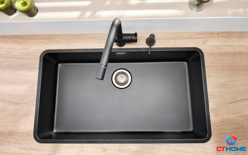 Bề mặt chậu đen tuyền