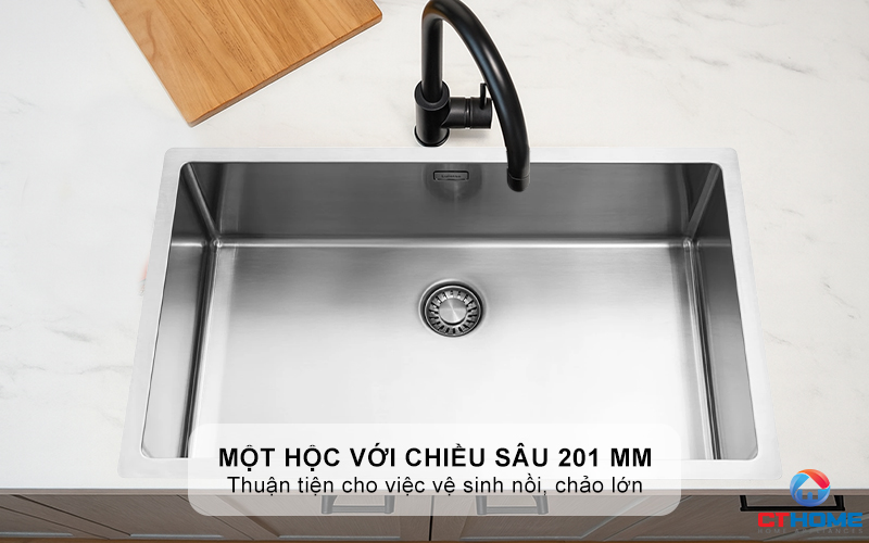 Một hộc rửa lớn với chiều sâu 201 mm
