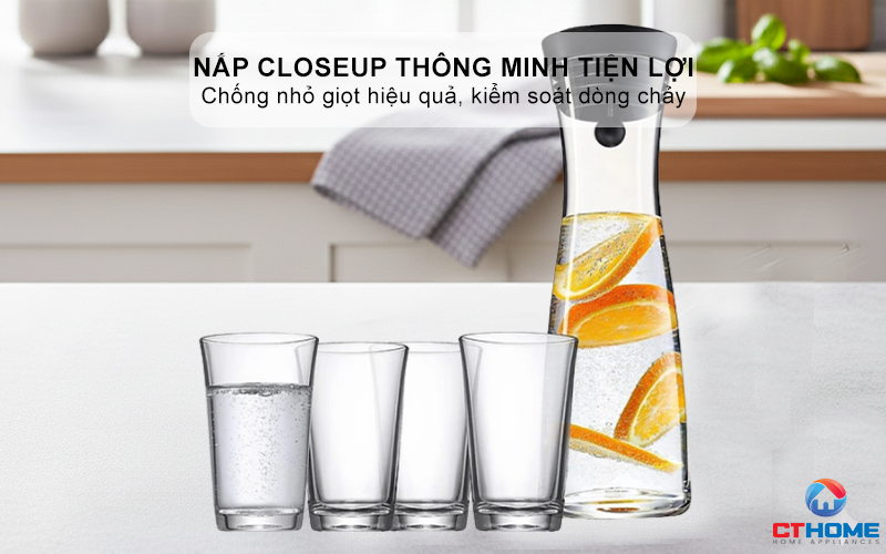 Nắp CloseUp thông minh tiện lợi khi rót nước ra cốc