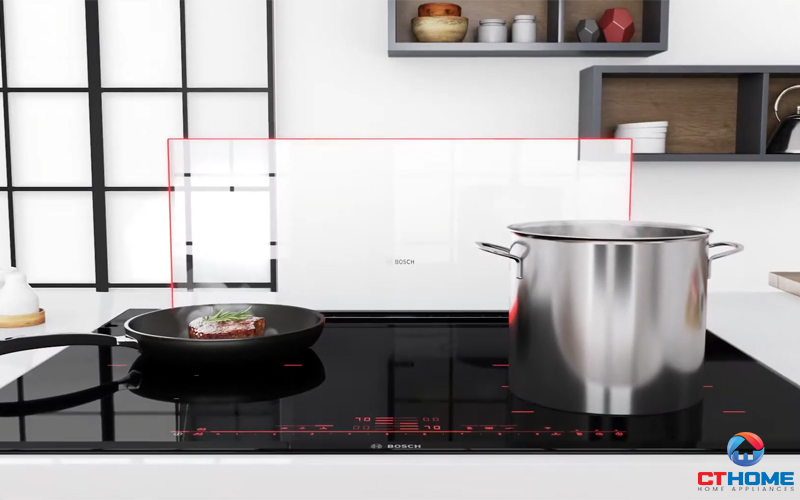 Khói và mùi thức ăn được dẫn vào khu vực hút