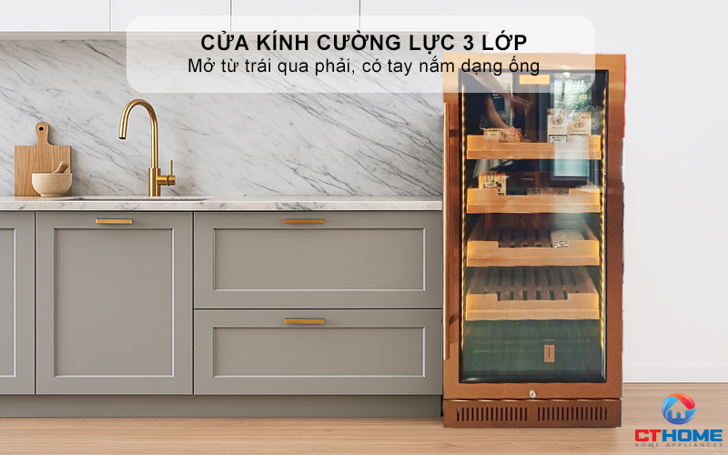 Cửa kính cường lực 3 lớp, mở từ trái qua phải, có tay nắm dạng ống